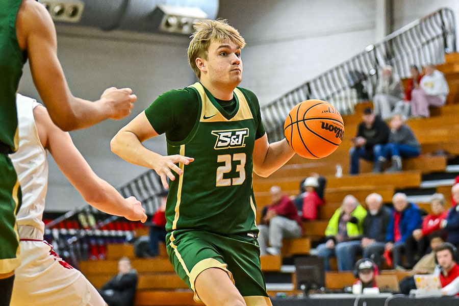 Missouri S&T Basketball player